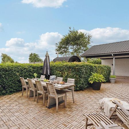 Gorgeous Home In Sunds With Kitchen Buitenkant foto