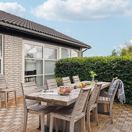 Gorgeous Home In Sunds With Kitchen Buitenkant foto