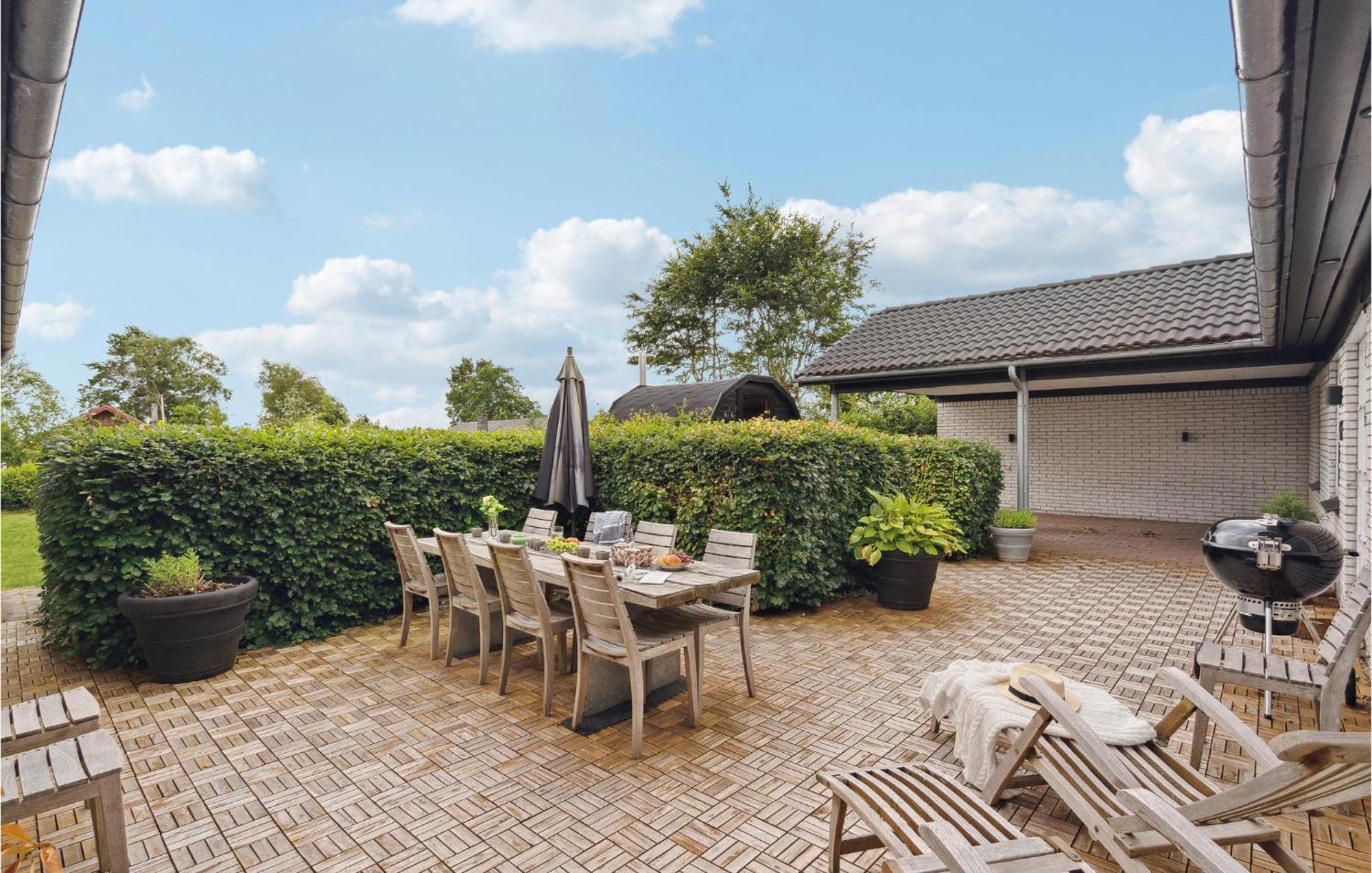 Gorgeous Home In Sunds With Kitchen Buitenkant foto