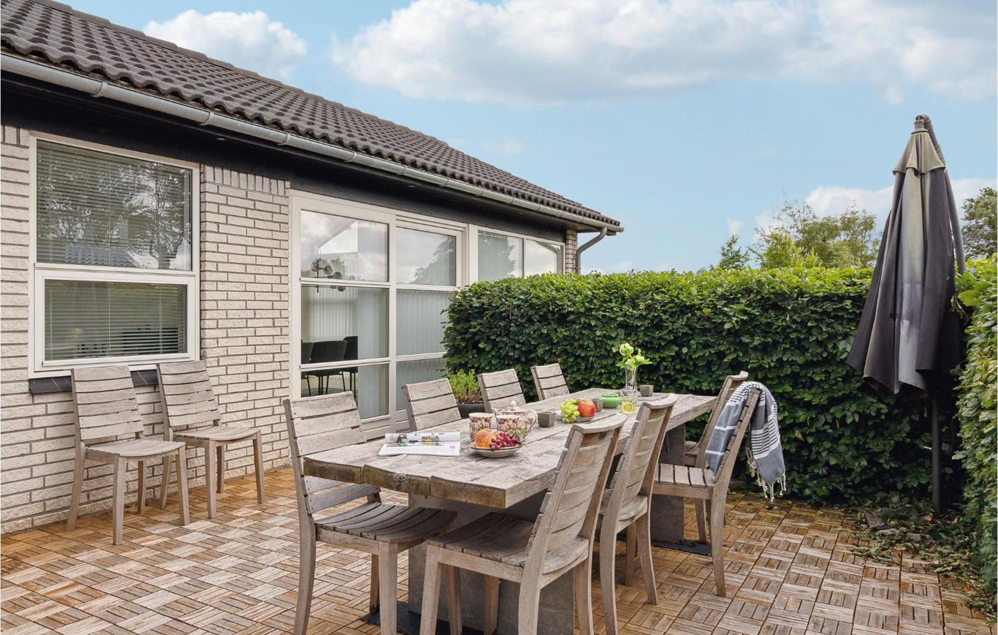 Gorgeous Home In Sunds With Kitchen Buitenkant foto