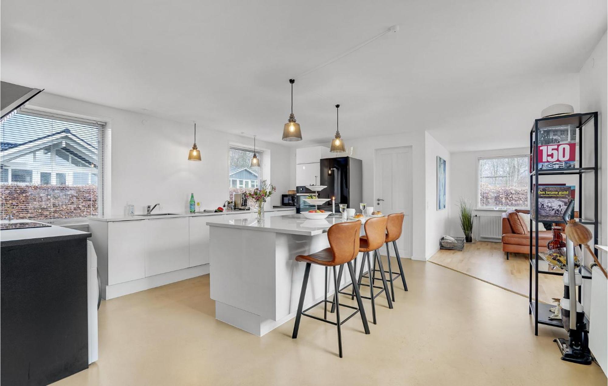 Gorgeous Home In Sunds With Kitchen Buitenkant foto