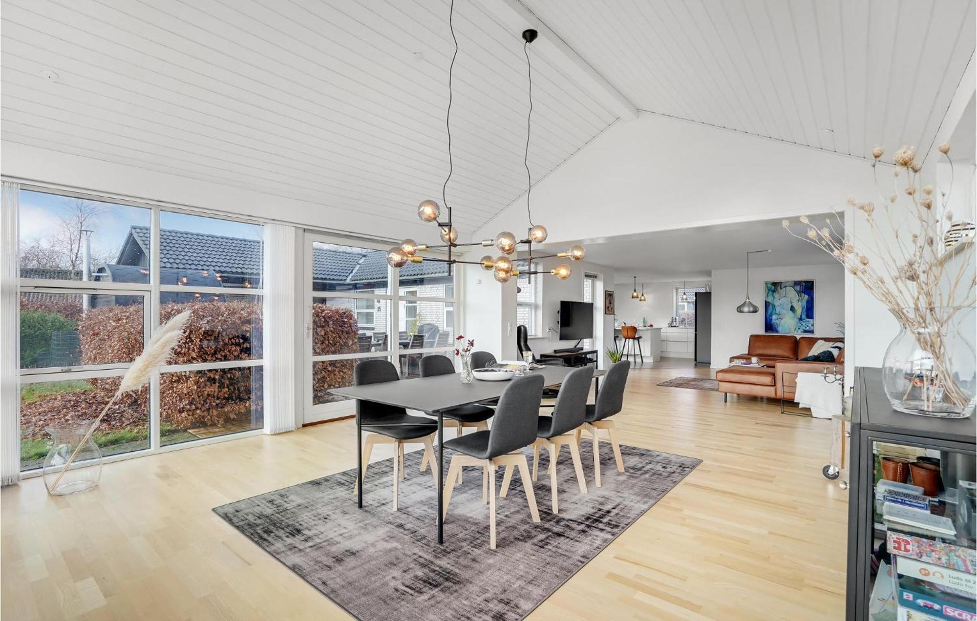 Gorgeous Home In Sunds With Kitchen Buitenkant foto