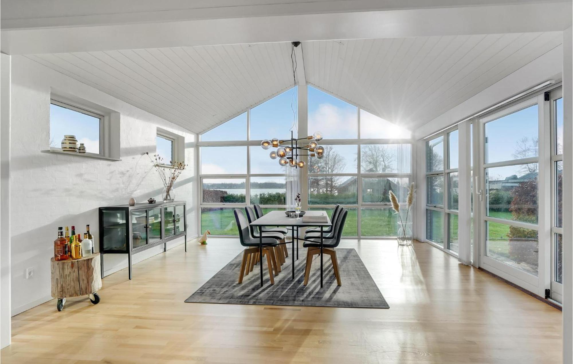 Gorgeous Home In Sunds With Kitchen Buitenkant foto